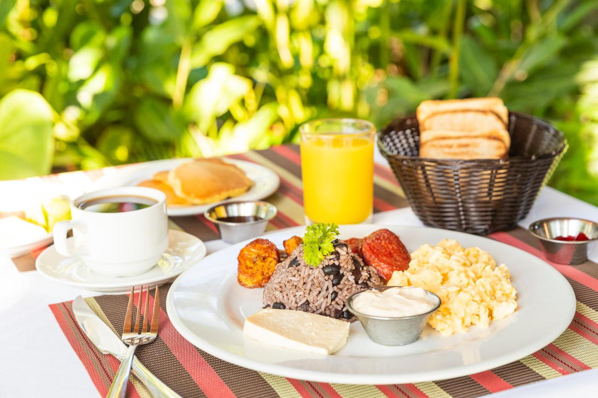 Hotel Lavas Tacotal La Fortuna Екстериор снимка